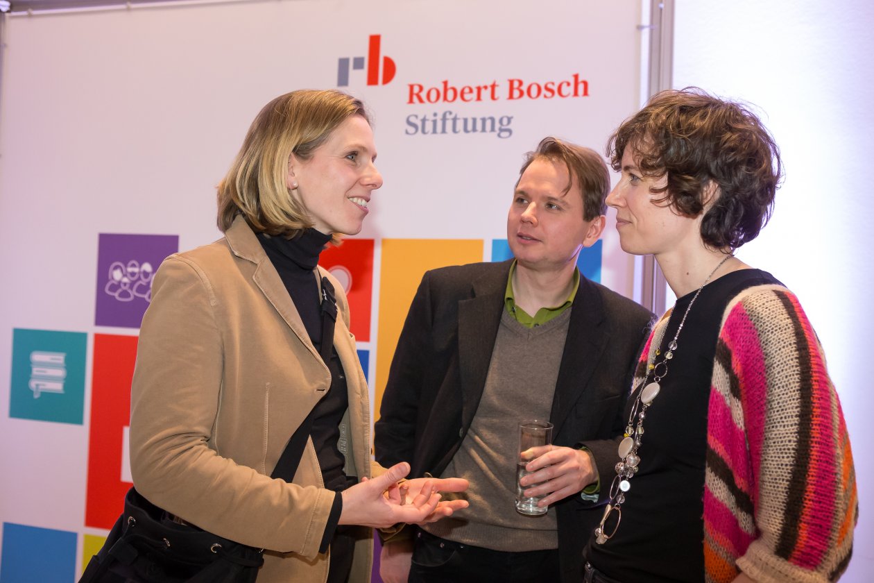 Menschen unterhalten sich