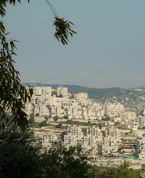 Panoramaaufnahme einer israelischen Siedlung