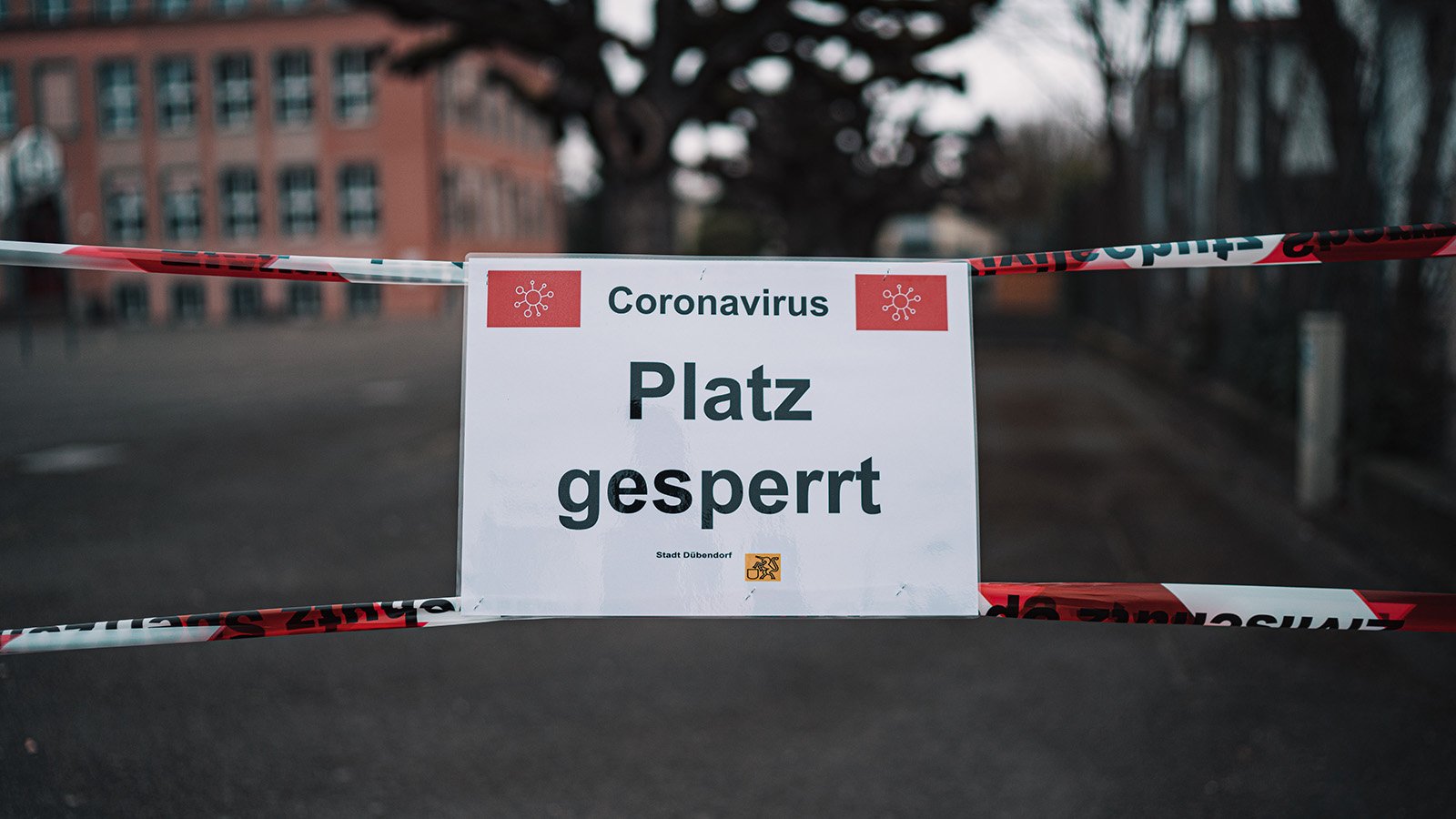 Während der Corona-Pandemie blieben viele Behörden auch für Menschen mit Migrationsgeschichte unerreichbar