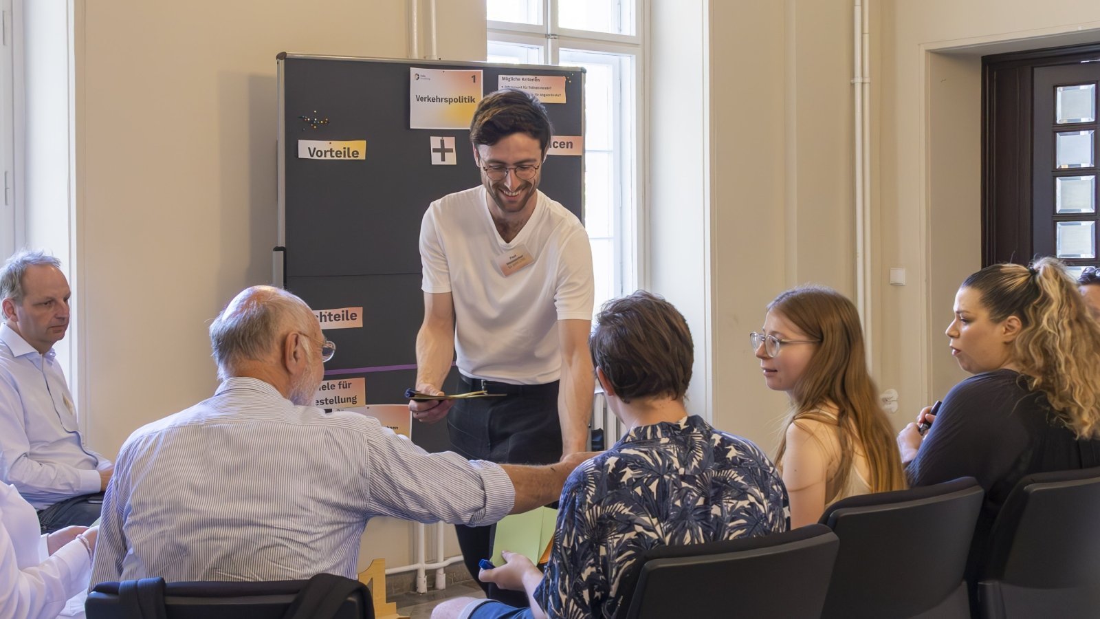 A group of participants of "Hello Bundestag" discusses