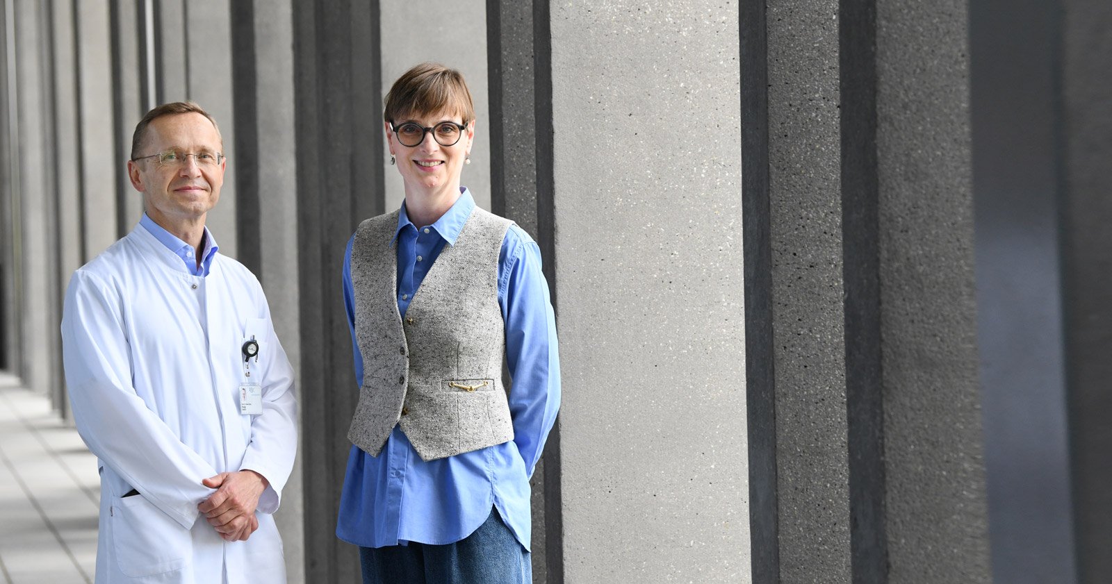 Prof. Dr. med. Hans-Georg Kopp, klinischer Leiter des Robert Bosch Centrums für Tumorerkrankungen, und Karin Strube, Sprecherin des Patientenbeirats