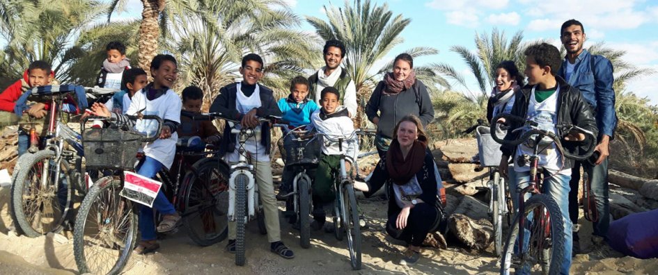 Kinder mit Fahrrad Oase