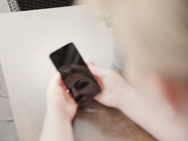 Blick auf ein Smartphone