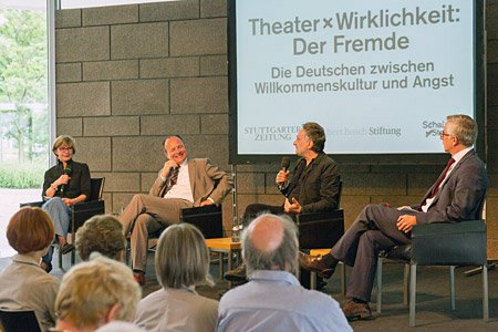 images_w450/theaterXwirklichkeit_Der_Fremde_450.jpg